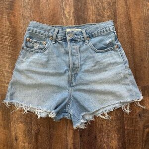 Levi’s rib cage shorts